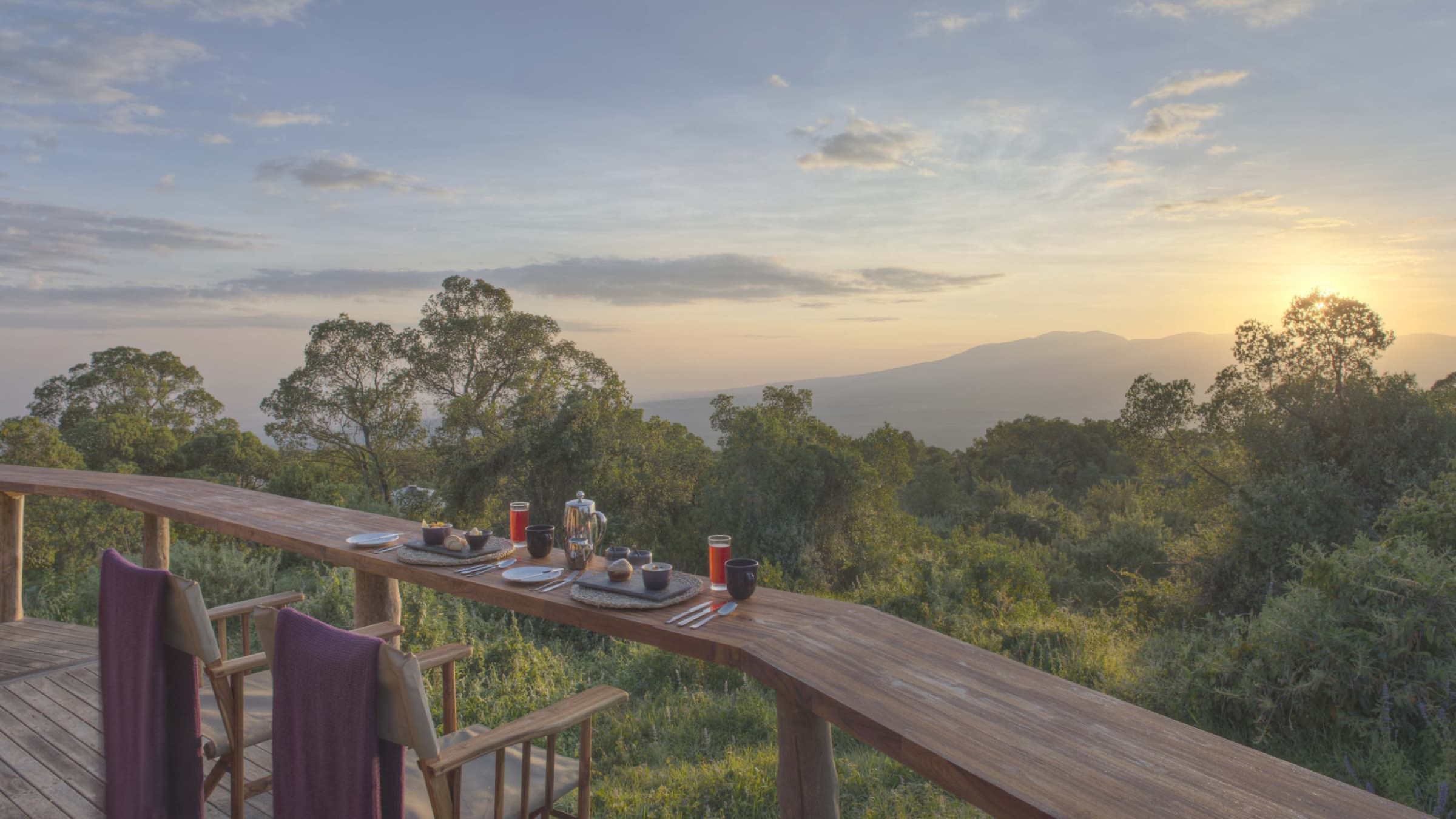 the-highlands-ngorongoro-dawn-over-empakaai-from-the-breakfast-bar-2400